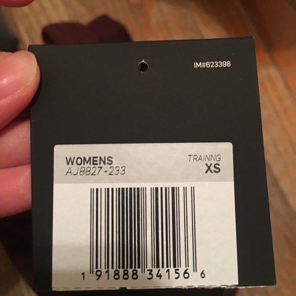 Nike All In Tight Fit Leggings - Picture 8 of 8